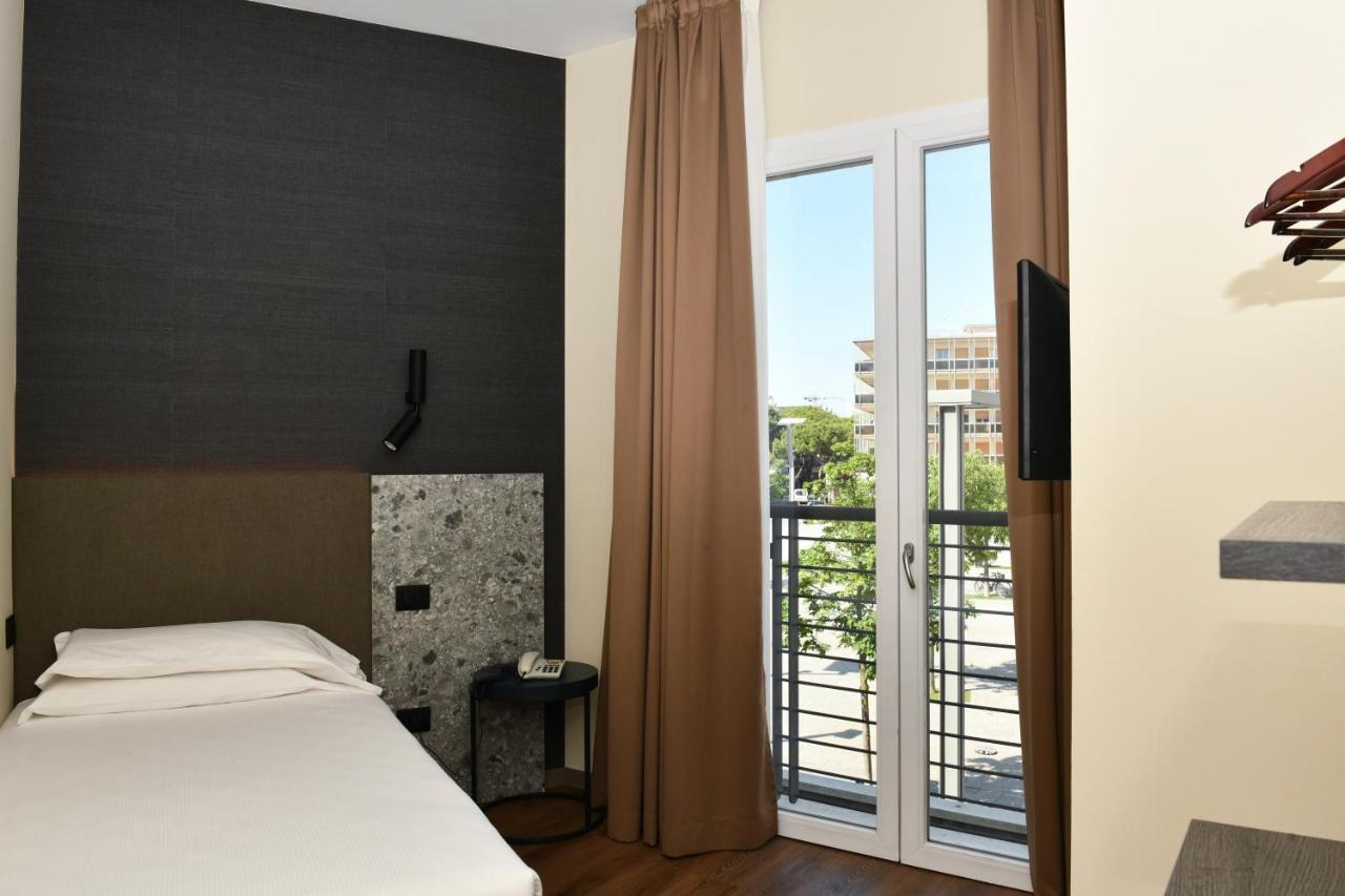 Hotel Eden Lido di Jesolo Buitenkant foto