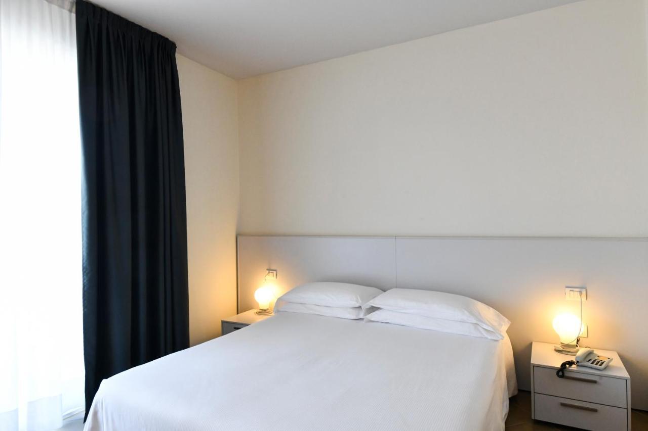 Hotel Eden Lido di Jesolo Buitenkant foto